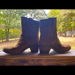 Teva Women’s mid-calf brown boots